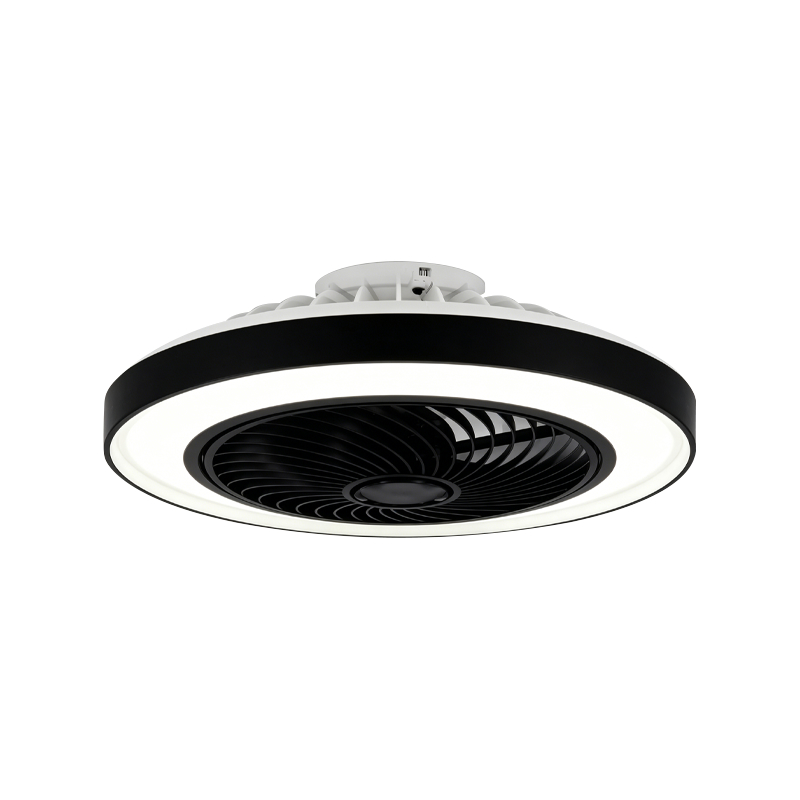 Zapuštěný stropní ventilátor se světlem