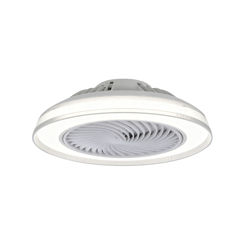 Zapuštěný stropní ventilátor se světlem