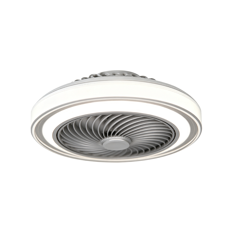 Zapuštěný stropní ventilátor se světlem