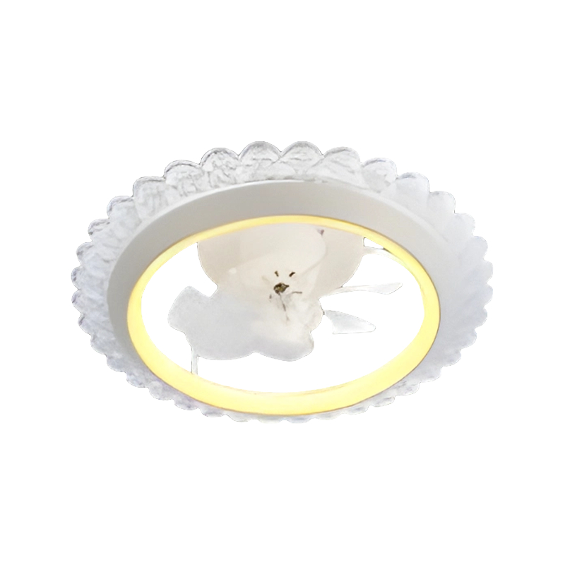 Oscilační stropní ventilátor do ložnice se světlem Oscilační stropní ventilátor do ložnice se světlem